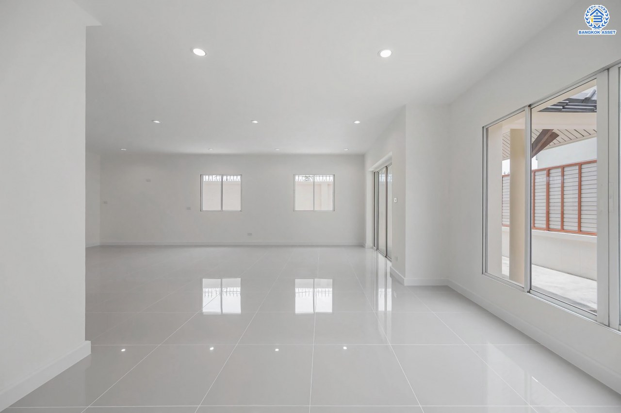 บ้านมือสองตกแต่งใหม่ โครงการ อนันตธารา ทวีวัฒนา เนื้อที่ 60 ตร.ว. พื้นที่ใช้สอย 166 ตร.ม. ฟังก์ชันจัดเต็ม 3 ห้องนอน 3 ห้องน้ำ จอดรถได้ 2 คัน ตอบโจทย์ทุกการเดินทาง บนทำเลศักยภาพ ติดถนนบรมราชชนนี เชื่อมต่อทางคู่ขนานลอยฟ้า ใกล้รถไฟฟ้าสายสีน้ำเงิน "สถานีบางพลัด"